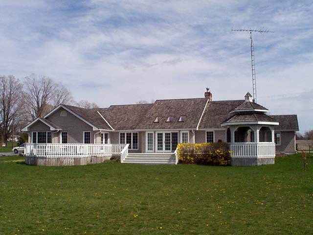 Rear deck with Hot Tub Spa and Gazebo